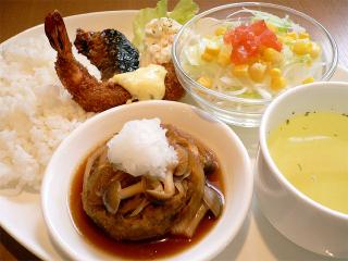 Nouveau Cafe_おすすめプレートランチ…850円