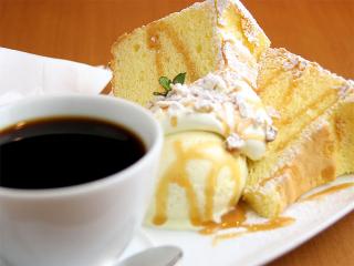 Nouveau Cafe_プレーンヌーヴォーシフォン…単品380円、ドリンクセット680円