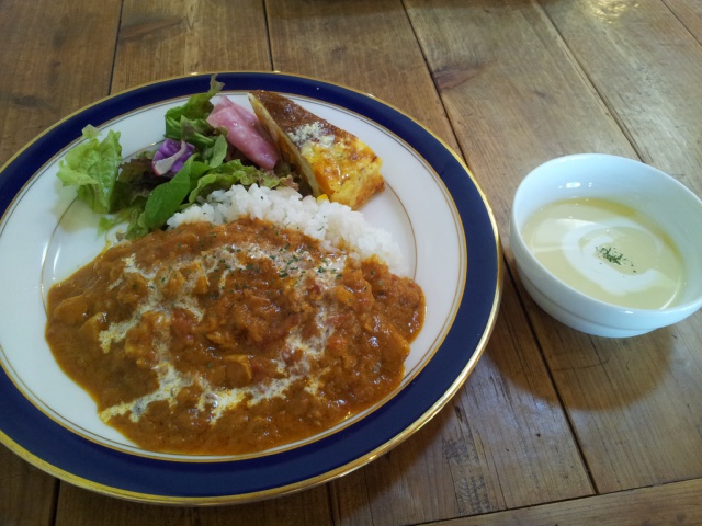 カフェとカバンのレポート写真1（mogu）