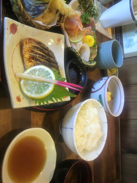 酒菜食菜 しのえもんのレポート写真1（ポニョ）