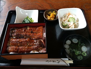 食事処　まねき鮨のレポート写真1（マロン）