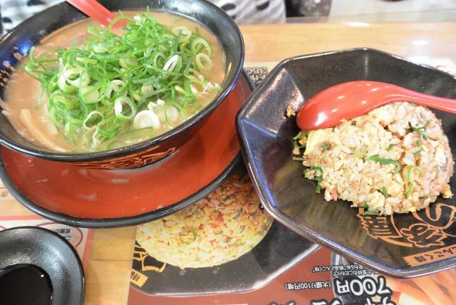 豚旨うま屋ラーメン 各務原店へのレッツなシニアさんのレビュー写真