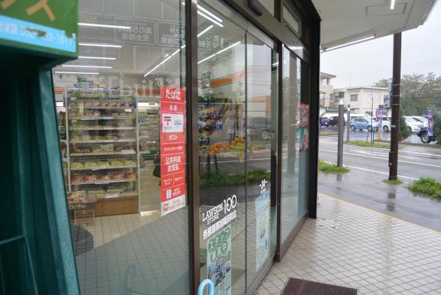 ローソンストア100 各務原那加織田町店へのレッツなシニアさんのレビュー写真