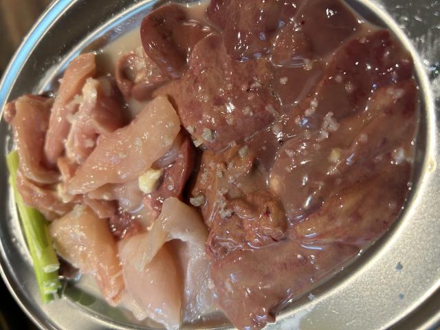 鳥焼肉 彩のレポート写真1（ポニョ）