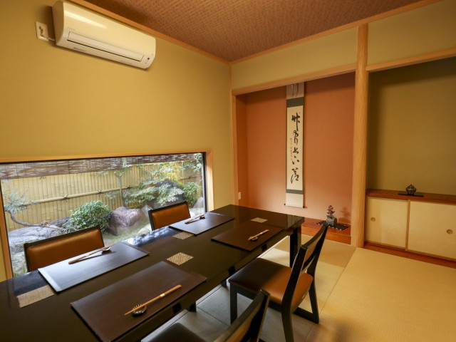 接待デビューにもオススメ。用途やゲストの好みを相談し、大切な接待を演出。接待にオススメは、11,000円～の会席料理。