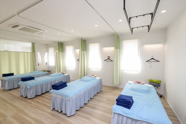 仕事や日々の疲れなど、からだをしっかりとケアしてくれる疲労回復コースは3,800円(70分)～と、リーズナブル。70分以上のコースには足つぼとのセットもあり、深い癒しを実感できる。