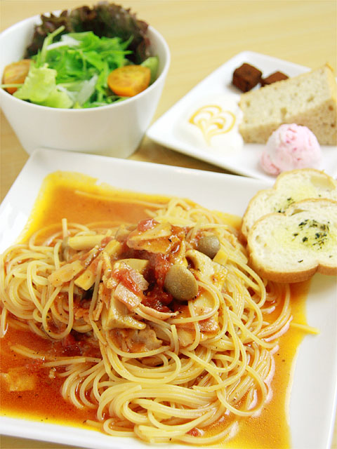 CAFFE SCIMMIA ROSSO｜ゆったり楽しむ おしゃれカフェランチ写真1