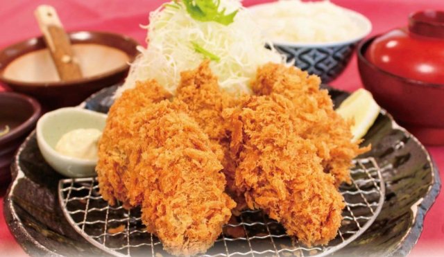 大粒カキフライ定食…2,200円
