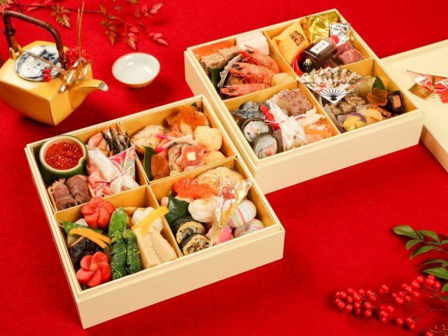 縁起の品々を丁寧に詰め合わせたおせちは数量限定