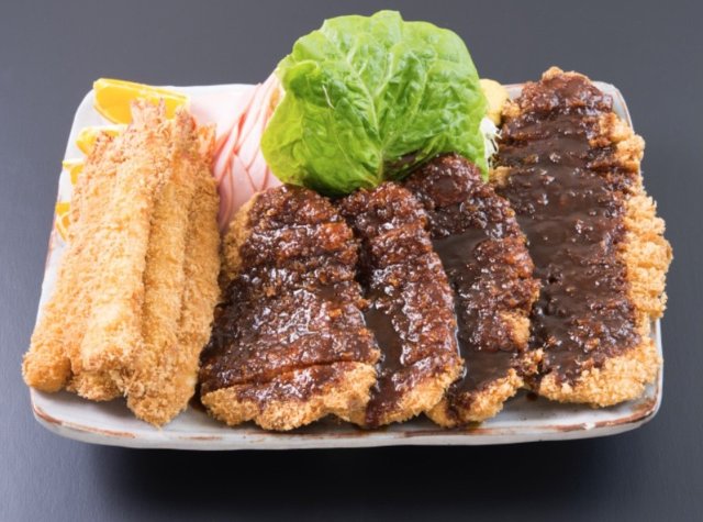 4名ならファミリーセットでシェアするのもおすすめ