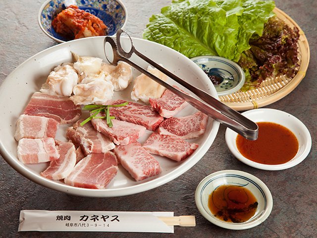 気軽に焼肉を楽しむならこちらもおすすめ！「カネヤスセット」