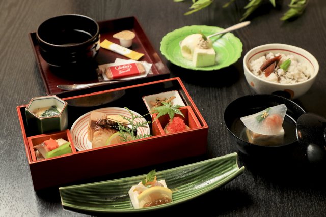 四季の味 割烹まつ前｜四季折々の旬を頂く_写真
