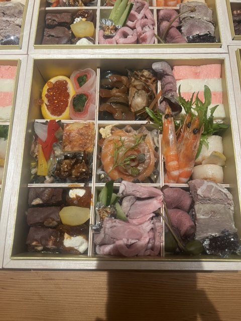 “和と洋”を詰め込んだ贅沢なおせち料理