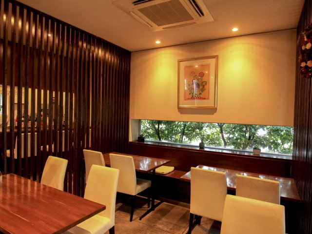 落ち着きのある店内