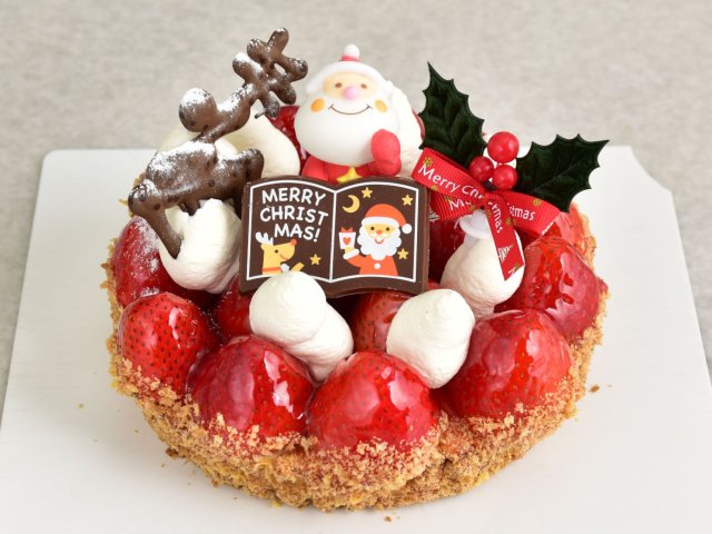 人気の「苺タルト」。数量限定で例年早くに売り切れになるのでご予約はお早めに。