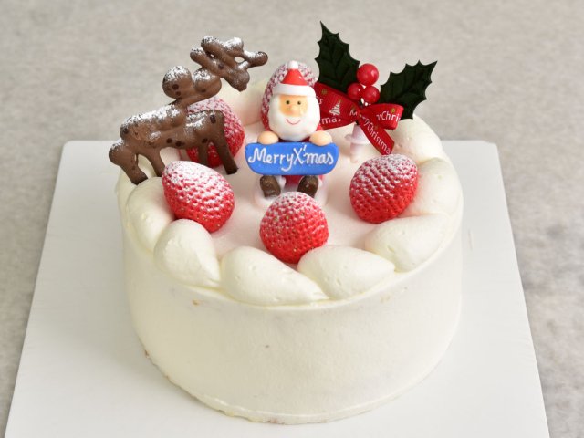 定番の「生クリーム(苺サンド)」。生クリームは12/20(土)以降もご予約可能。