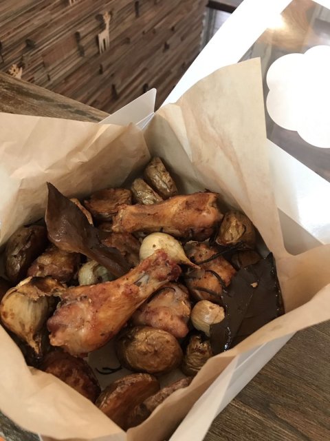 毎年人気のハーブローストチキン