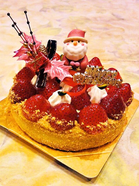 イチゴのタルト。イチゴをふんだんに使ったとても華やかなタルト。