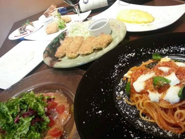 女子会コースは料理6品にデザート＆ドリンクの贅沢コース