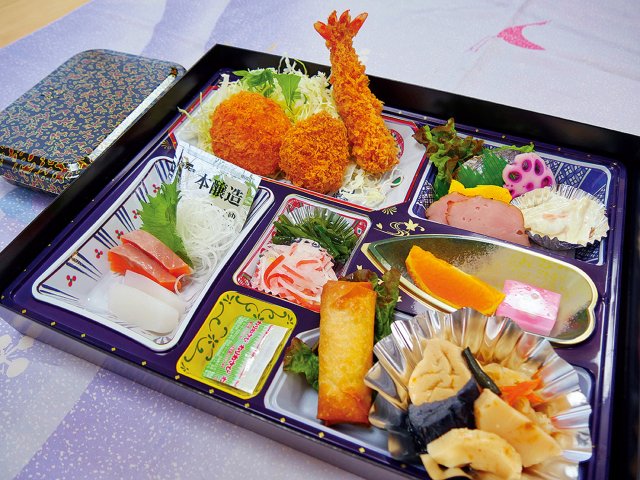 特上弁当は会社・自治会の集まりや法要にも。