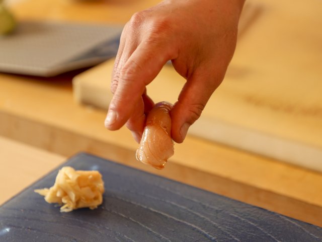 昇進や還暦、入学・卒業、誕生日、結婚記念日など、人生の節目にふさわしいお祝いの席として多くの人に利用されている。
