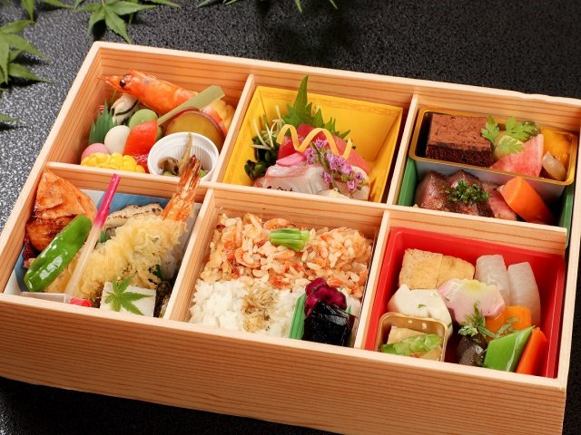 「紫陽花」はお祝いからご法事など、会食の席におすすめ。