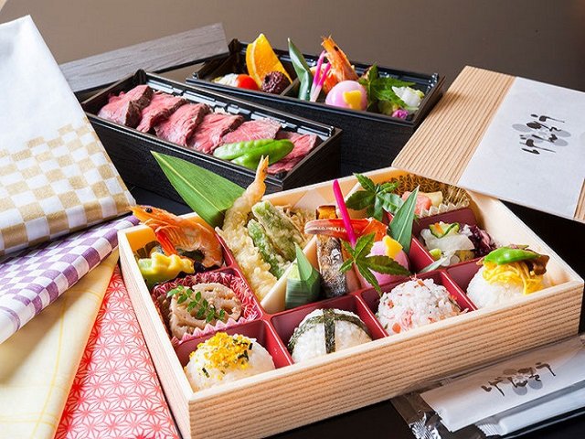 会社での歓送迎会に最適な仕出し弁当も各種揃う。5,400円以上で各務原市内は配達可。