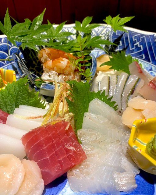 産地直送の鮮魚をお造りで贅沢に。