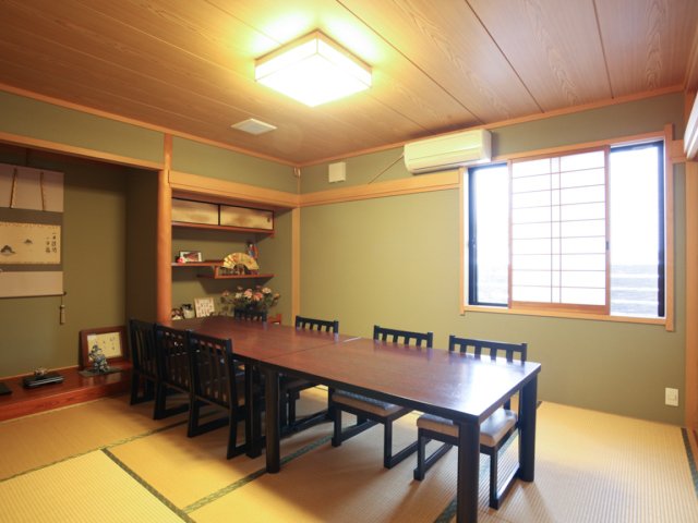 椅子席は最大22名様まで対応可。