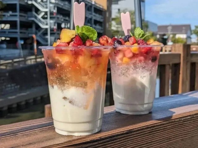 フルーツたっぷり！飲む杏仁豆腐。