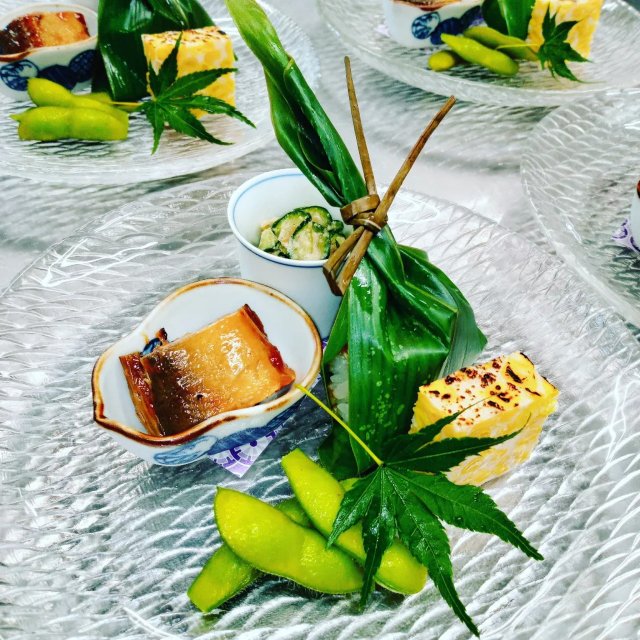 見た目にも美しいお料理は旬の味わいを楽しんで。