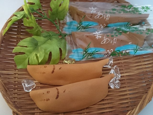 岐阜の夏といえば、鮎菓子。