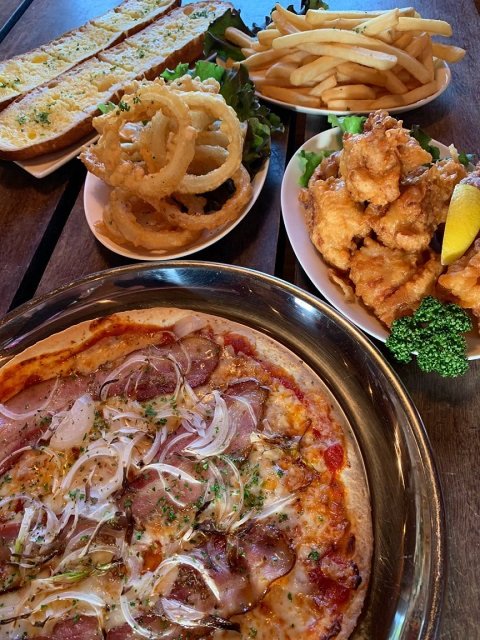 エキゾチックな世界各国の料理の数々。