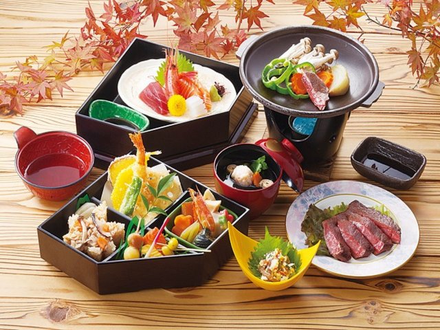 人気No.1の黒毛和牛の陶板焼が付いた会席