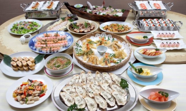 お料理はビュッフェ形式。