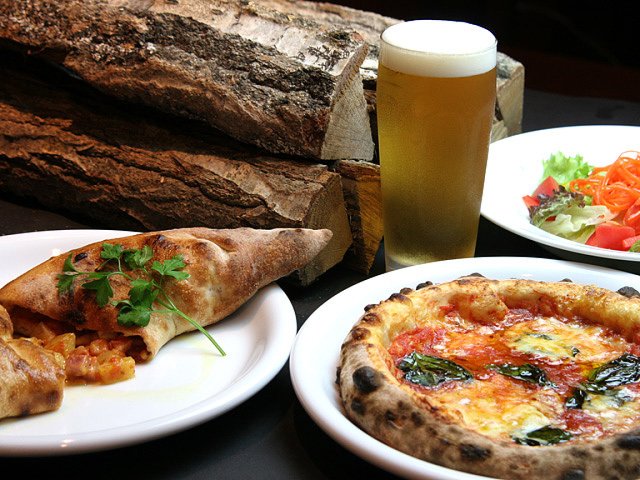 夜はビールにワイン、お惣菜と合わせても。