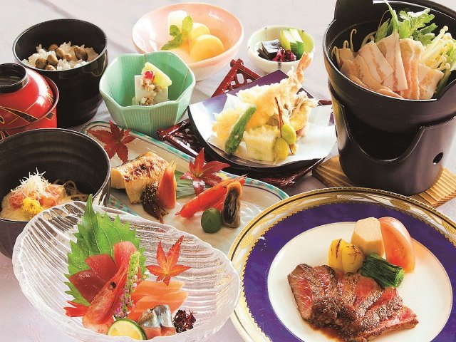 人数やご希望に応じて、満足度の高い宴会やお食事会を演出。