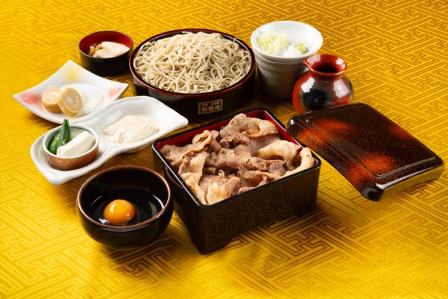岐阜が誇るブランド牛 A5ランクの飛騨牛を使用。『わん蕎庵』でもいただける。