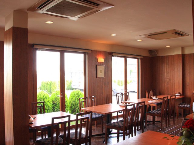 お洒落な店内は女子会にもおすすめ