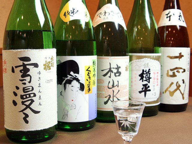 山形の郷土料理を地酒といただき、〆は蕎麦で。