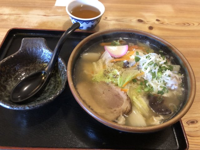 東屋のレポート写真4（林雄介(作家、元官僚、林和志)）