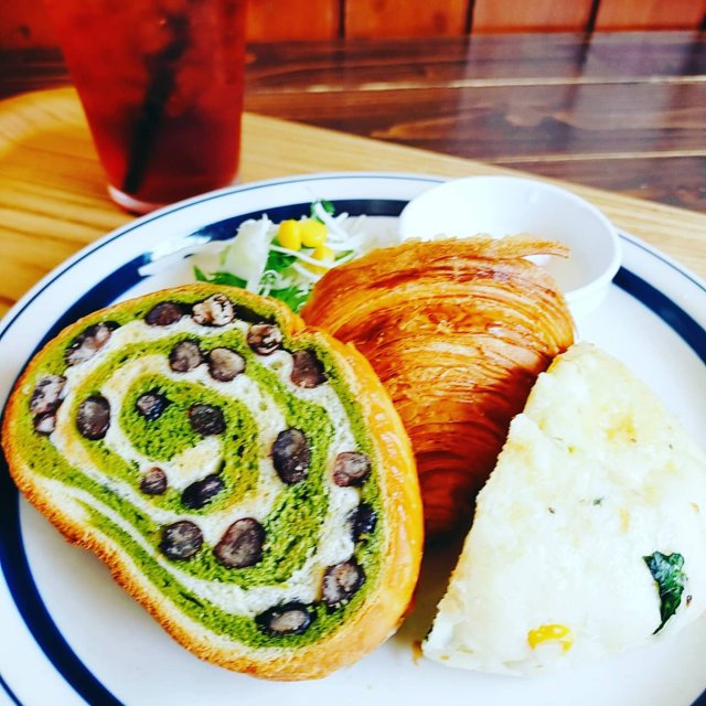 イチオシ！抹茶トースト。モーニングは早朝7:00から14:00までなのもうれしい。