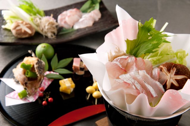 洋食メニューだけでなく、魚を使った料理も人気。