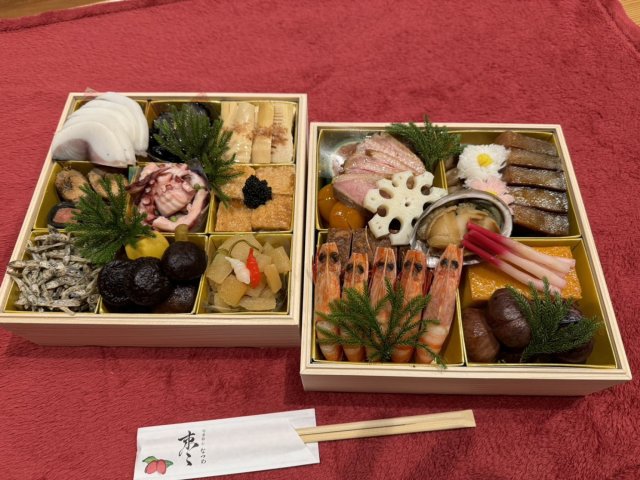 おせち料理のご予約も受け付け中。