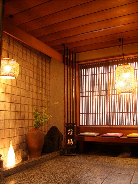 一歩入れば繁華街のなかにいることを忘れそうになる。