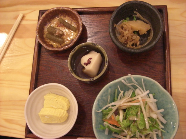 おひつ定食 旬菜屋のレポート写真1（ｱﾔｺｼﾞｬﾊﾟﾝ）