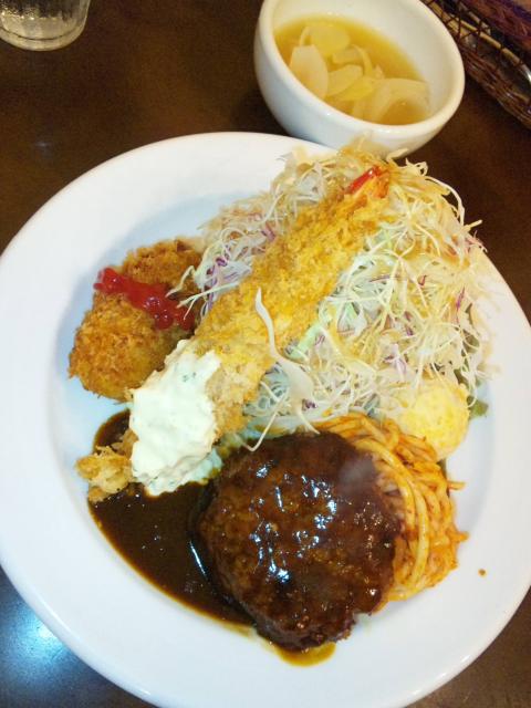 洋食 おかだのレポート写真1（マロン）