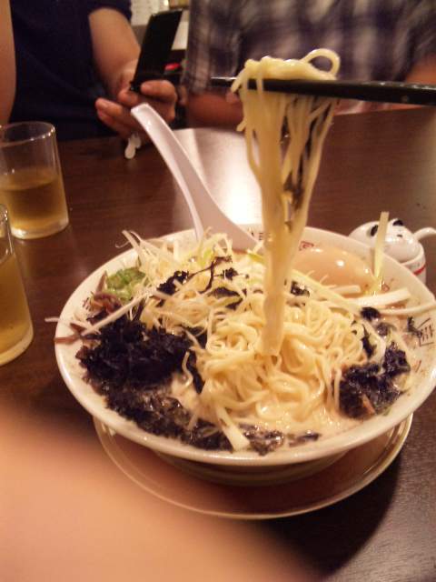 十六代目 哲麺 大垣上面店のレポート写真2（レッツなシニア）