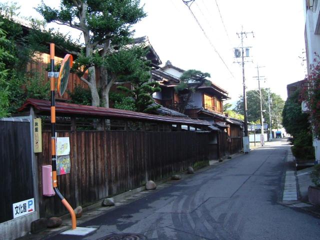 川原町の古い町並みのレポート写真3（チャラヒ）