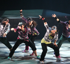 名鶴ひとみステージングダンスのレポート写真1（びわ）